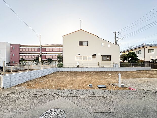 【ひとつ先の住み心地】家族の温かさと陽光の暖かさ、楽しい毎日と明るい未来を予感させる「空間が織り成すひとつ先の住み心地」を演出します。