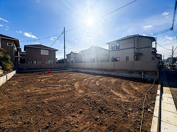 車の通行が少ないので、静かな住環境を維持することができます。