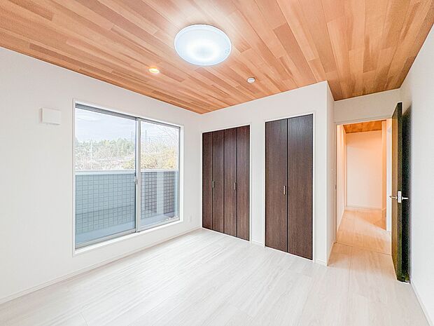 こちらの物件に少しでもご興味がありましたら、お気軽にお電話下さい。ネット上で「見えない物」「わからない事」でも、実際にご見学いただくことで、手に取るようにおわかりいただけるはずです。