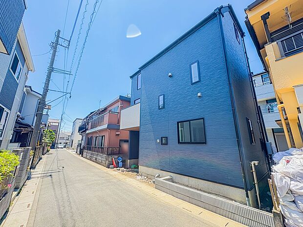 【外観】陽当りや通風性など各所に施された工夫で住みやすさを実現。部屋の大きさや周辺環境・街並など、資料には掲載していない情報が現地にはたくさんございます。是非ご確認下さい。