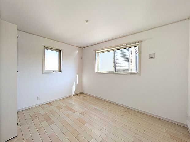 こちらの物件に少しでもご興味がありましたら、お気軽にお電話下さい。ネット上で「見えない物」「わからない事」でも、実際にご見学いただくことで、手に取るようにおわかりいただけるはずです。