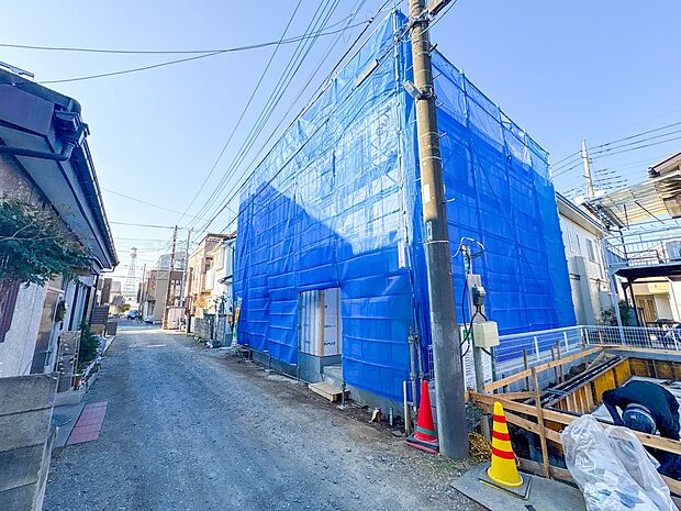 【外観】家族の温かさと陽光の暖かさ、楽しい毎日と明るい未来を予感させる「空間が織り成すひとつ先の住み心地」を演出します。