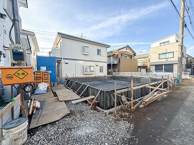 【外観】家族の温かさと陽光の暖かさ、楽しい毎日と明るい未来を予感させる「空間が織り成すひとつ先の住み心地」を演出します。