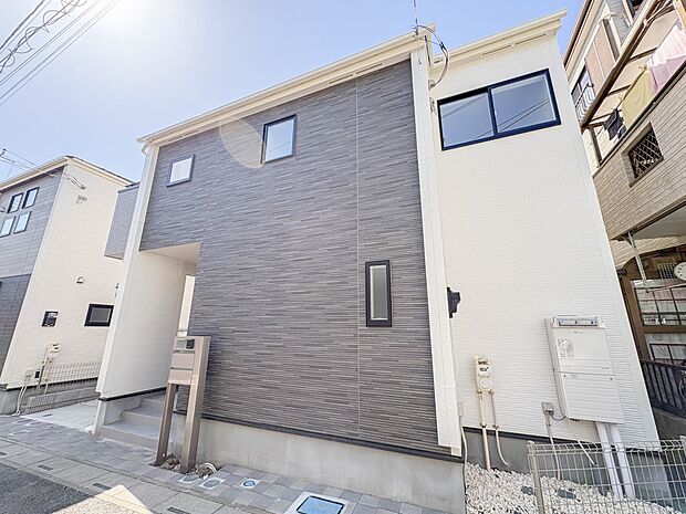 1号棟【外観】こちらの物件に少しでもご興味がありましたら、お気軽にお電話下さい。ネット上で「見えない物」「わからない事」でも、実際にご見学いただくことで、手に取るようにおわかりいただけるはず…