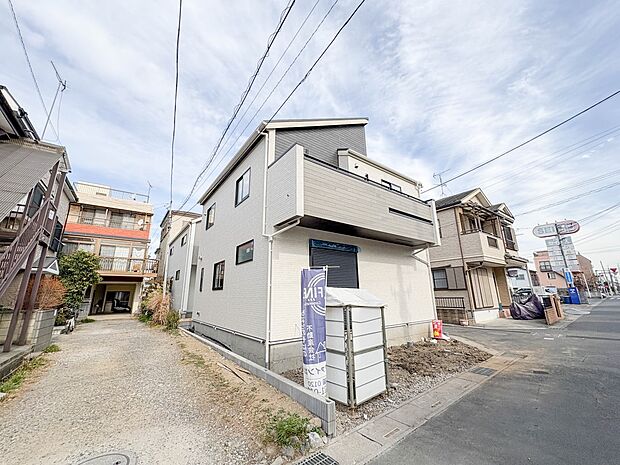 2号棟【前面道路8ｍ】車の通行が少ないので、静かな住環境を維持することができます。