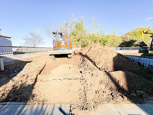 【外観】家は一生のお買物。自分ならではの家族ならではの、家にしたい。書斎を設ける。子どものプレイングルームを設ける。趣味のオーディオルームを設置する。夢を追うオンリーワンの家です。