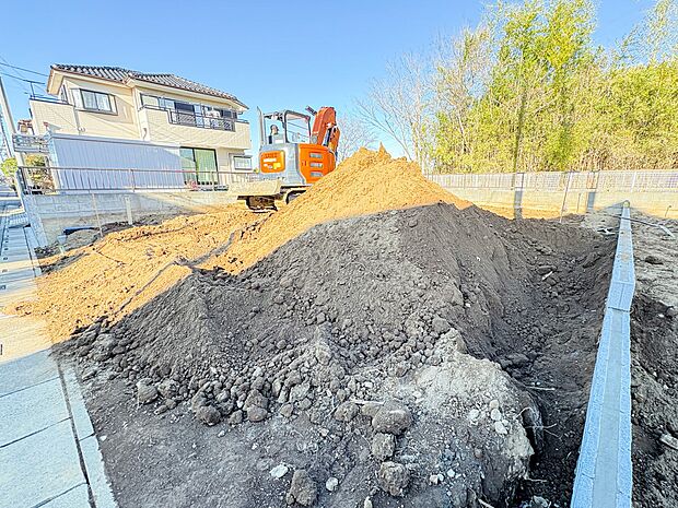 【外観】家族の温かさと陽光の暖かさ、楽しい毎日と明るい未来を予感させる「空間が織り成すひとつ先の住み心地」を演出します。
