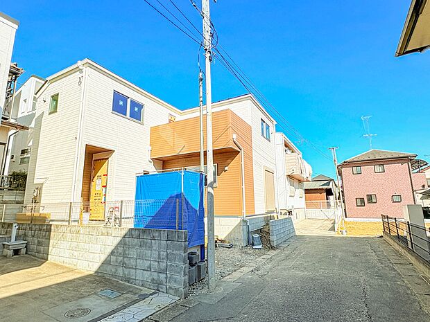 【前面道路】車の通行が少ないので、静かな住環境を維持することができます。