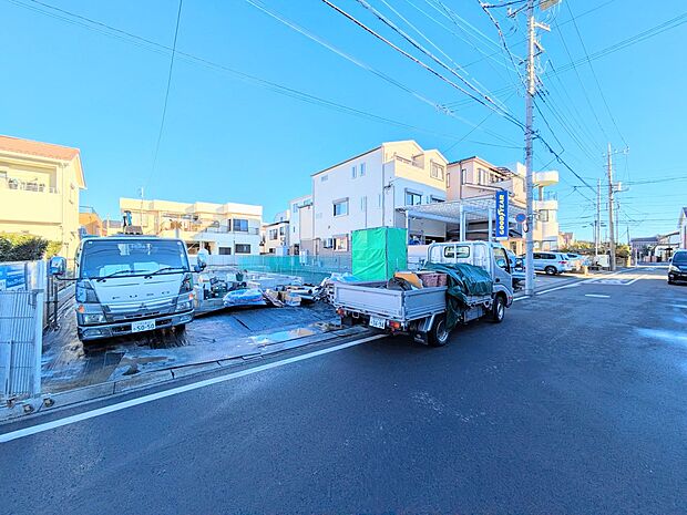 【外観】家族の温かさと陽光の暖かさ、楽しい毎日と明るい未来を予感させる「空間が織り成すひとつ先の住み心地」を演出します。
