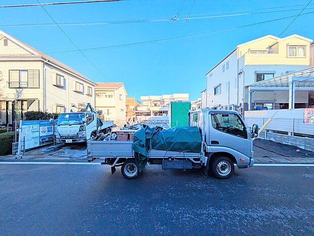 毎日の生活にマイカーが必須という方は、購入を検討する際、駐車場があるか要チェックです。