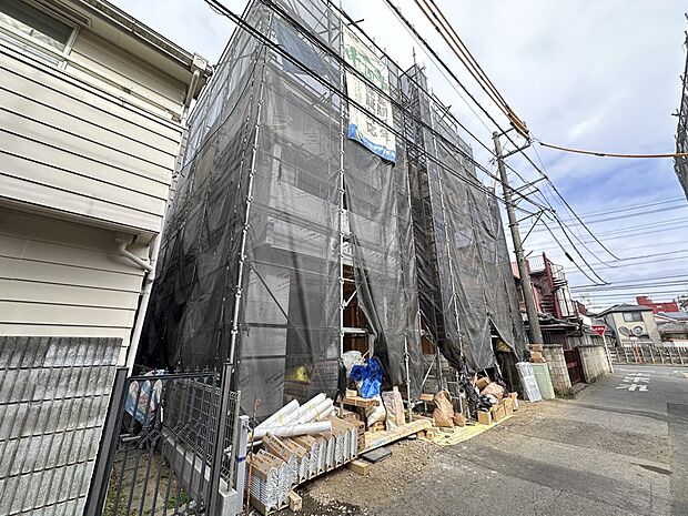 【ひとつ先の住み心地】家族の温かさと陽光の暖かさ、楽しい毎日と明るい未来を予感させる「空間が織り成すひとつ先の住み心地」を演出します。