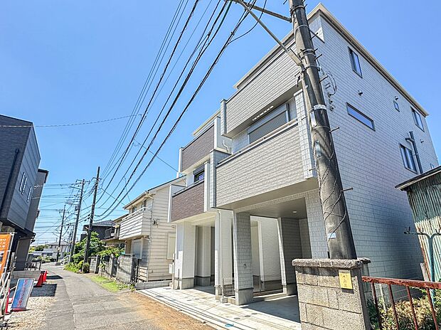 【前面道路4ｍ】車の通行が少ないので、静かな住環境を維持することができます。