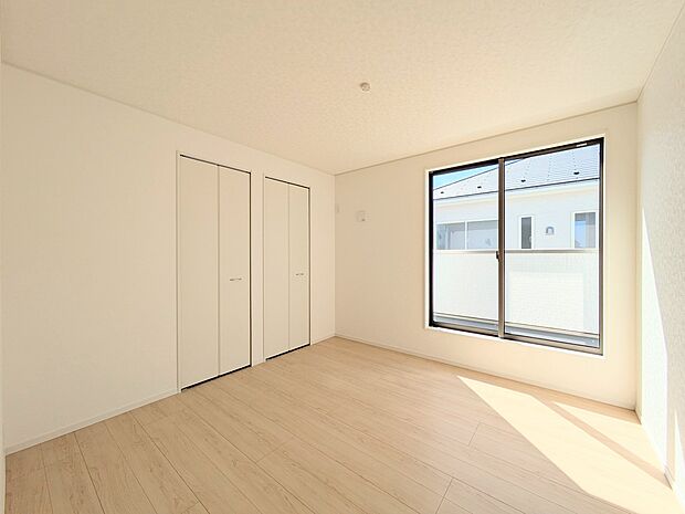 【洋室】充実した生活は伸びやかな居室空間から始まります。快適に・伸びやかに。心の潤いを求める方々へ。