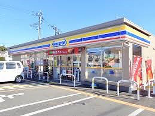 コンビニ 377m ミニストップ伊奈本町店