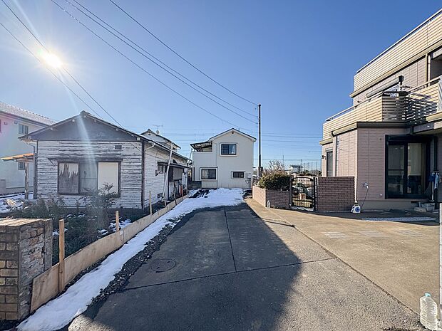【前面道路】車の通行が少ないので、静かな住環境を維持することができます。