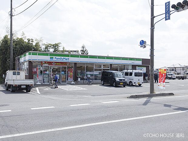 コンビニ 626m ファミリーマート