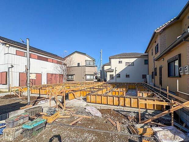 【外観】家族の温かさと陽光の暖かさ、楽しい毎日と明るい未来を予感させる「空間が織り成すひとつ先の住み心地」を演出します。