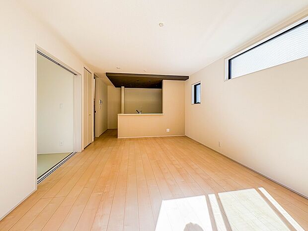 3号棟【LDK16帖】  整然とした空間演出、快適な理想の暮らしの実現は家のみの拘りではなく、そこで暮らす方々にとって素敵な環境であることも挙げられると思います。四季折々の変化が奏でる鼓動を…