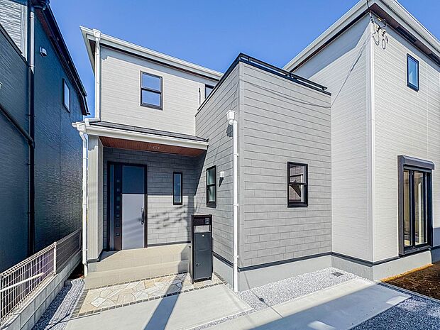 3号棟【外観】こちらの物件が少しでも気になるようでしたら、お気軽にお問合せください。人生でいちばん大きなお買い物ですので、ゆっくりご見学ください。ネット上の画像と実際の見学では、リアル感がま…