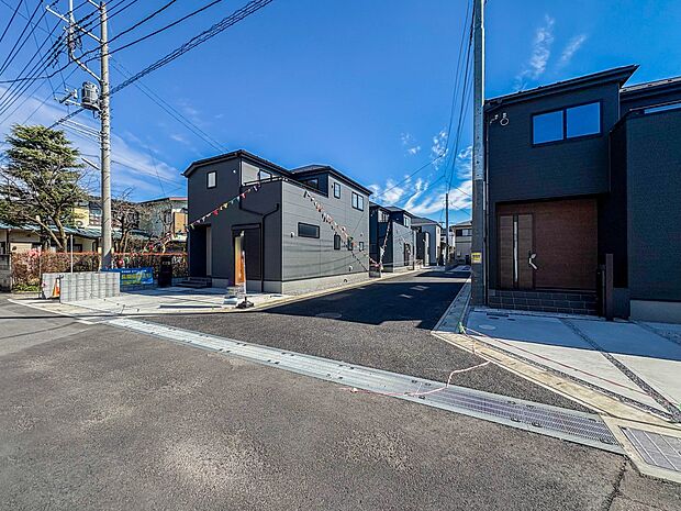 【外観】こちらの物件に少しでもご興味がありましたら、お気軽にお電話下さい。ネット上で「見えない物」「わからない事」でも、実際にご見学いただくことで、手に取るようにおわかりいただけるはずです。…