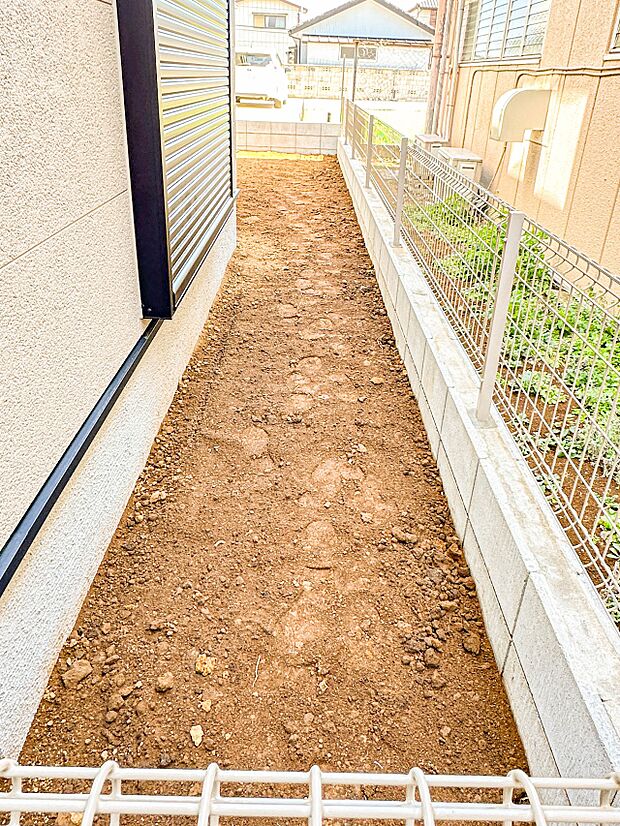 【庭】お庭にはプランター等をおいてガーデニングが楽しめます。