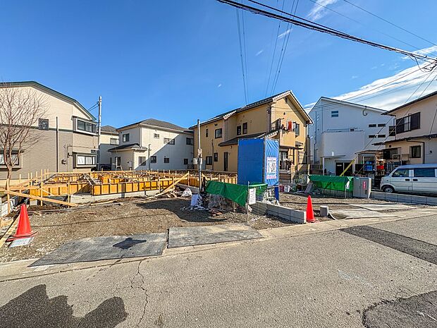 【現地土地写真】車の通行が少ないので、静かな住環境を維持することができます。