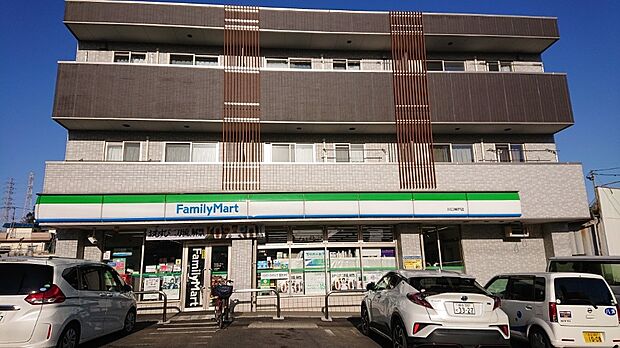 コンビニ 449m ファミリーマート