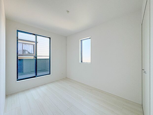 【洋室】充実した生活は伸びやかな居室空間から始まります。快適に・伸びやかに。心の潤いを求める方々へ。