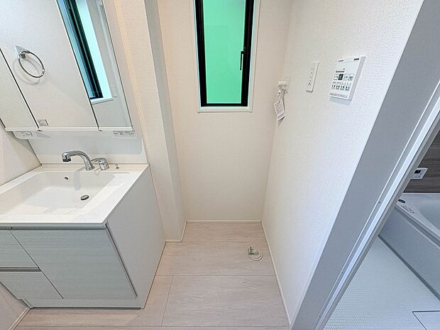 【ランドリースペース】ランドリースペースは広さもたっぷり。