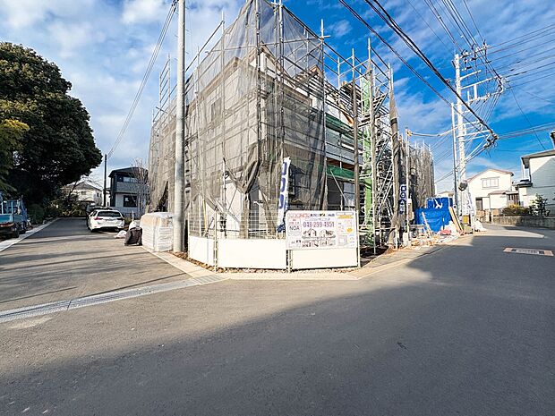 【前面道路】車の通行が少ないので、静かな住環境を維持することができます。
