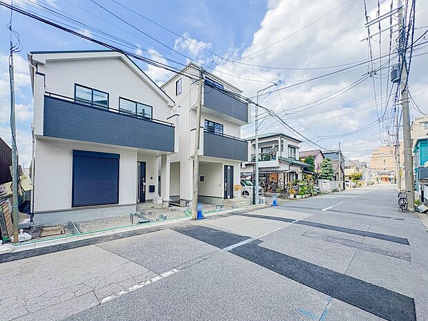 【外観】家族の温かさと陽光の暖かさ、楽しい毎日と明るい未来を予感させる「空間が織り成すひとつ先の住み心地」を演出します。