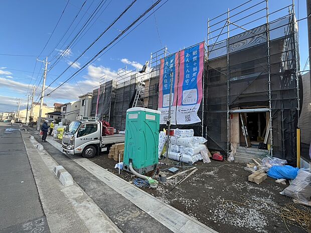 【ひとつ先の住み心地】家族の温かさと陽光の暖かさ、楽しい毎日と明るい未来を予感させる「空間が織り成すひとつ先の住み心地」を演出します。