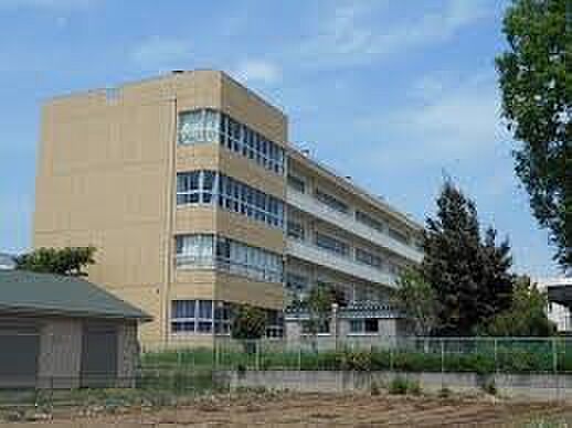 中学校 916m 伊奈町立伊奈中学校