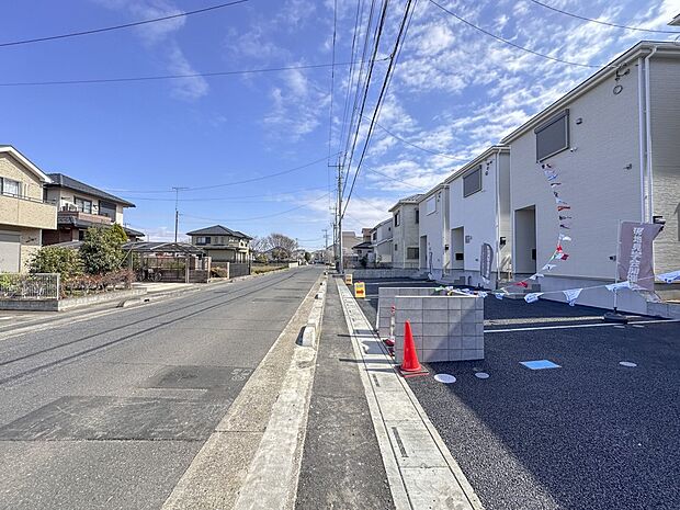 【ひとつ先の住み心地】家族の温かさと陽光の暖かさ、楽しい毎日と明るい未来を予感させる「空間が織り成すひとつ先の住み心地」を演出します。
