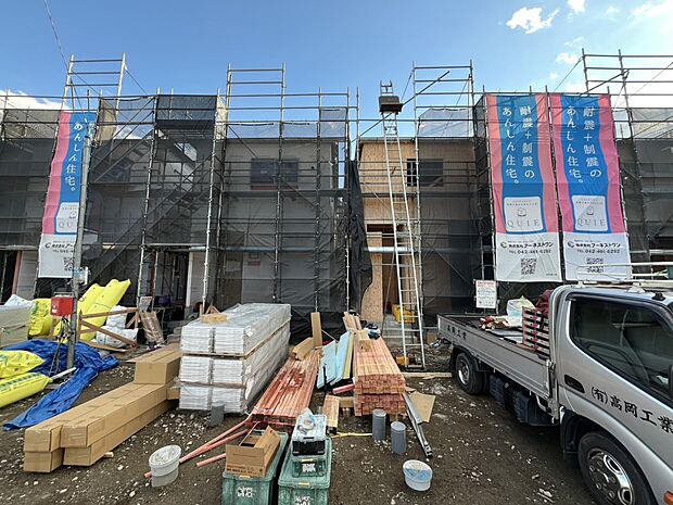 毎日の生活にマイカーが必須という方は、購入を検討する際、駐車場があるか要チェックです。