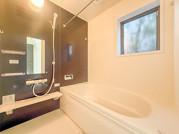 【浴室】一日の疲れを癒してくれるお風呂空間。使いやすさと上質な質感を両立して、単なる習慣から特別な時間に変わるはず。