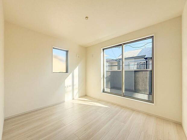 【洋室5.7帖】充実した生活は伸びやかな居室空間から始まります。快適に・伸びやかに。心の潤いを求める方々へ。