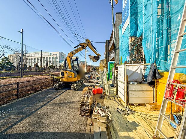 1号棟【前面道路4m】車の通行が少ないので、静かな住環境を維持することができます。