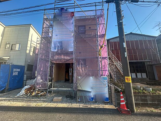 【外観】こちらの物件が少しでも気になるようでしたら、お気軽にお問合せください。人生でいちばん大きなお買い物ですので、ゆっくりご見学ください。ネット上の画像と実際の見学では、リアル感がまるで違…