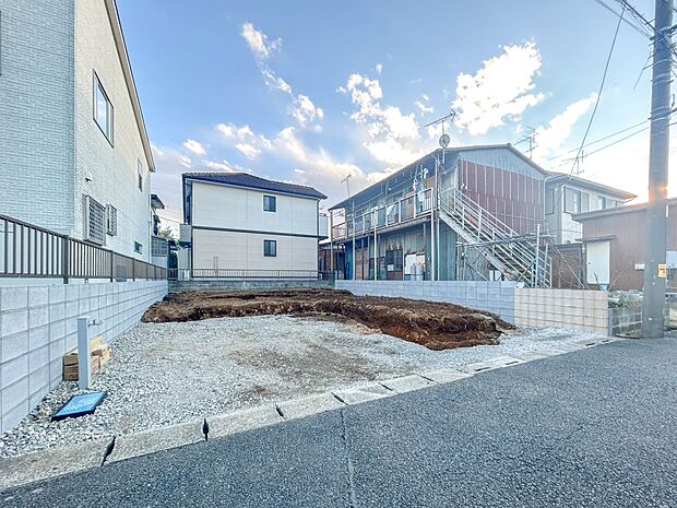 【外観】家族の温かさと陽光の暖かさ、楽しい毎日と明るい未来を予感させる「空間が織り成すひとつ先の住み心地」を演出します。