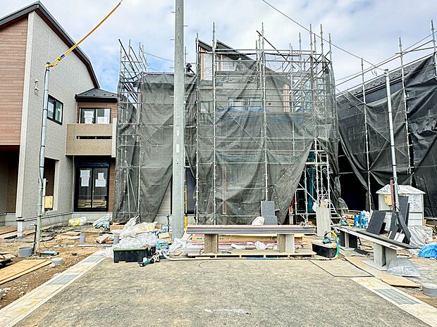 【外観】こちらの物件に少しでもご興味がありましたら、お気軽にお電話下さい。ネット上で「見えない物」「わからない事」でも、実際にご見学いただくことで、手に取るようにおわかりいただけるはずです。…