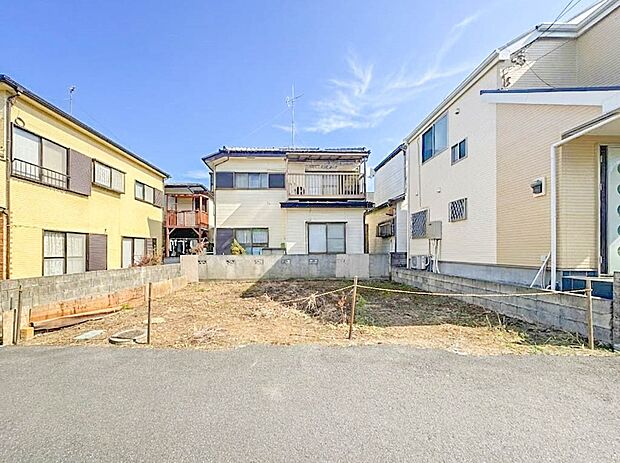 【外観】家は一生のお買物。自分ならではの家族ならではの、家にしたい。書斎を設ける。子どものプレイングルームを設ける。趣味のオーディオルームを設置する。夢を追うオンリーワンの家です。