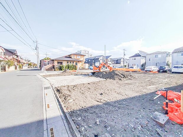 1号棟【外観】こちらの物件が少しでも気になるようでしたら、お気軽にお問合せください。人生でいちばん大きなお買い物ですので、ゆっくりご見学ください。ネット上の画像と実際の見学では、リアル感がま…