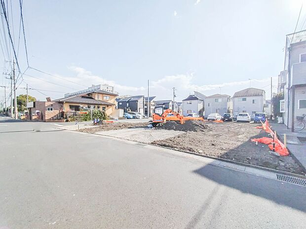 2号棟【前面道路6ｍ】車の通行が少ないので、静かな住環境を維持することができます。