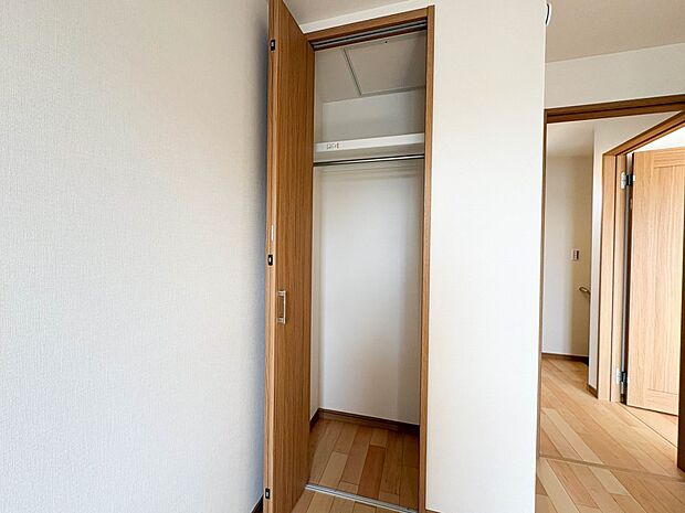 【収納】各部屋を最大限に広く使って頂ける様、全居住スペースに収納付。プライベートルームはゆったりと快適に。