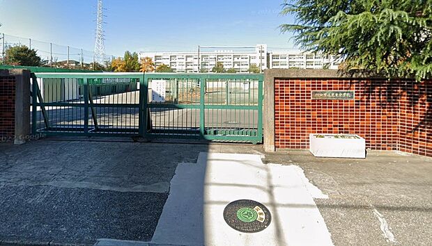 中学校 130m 川口市立芝東中学校