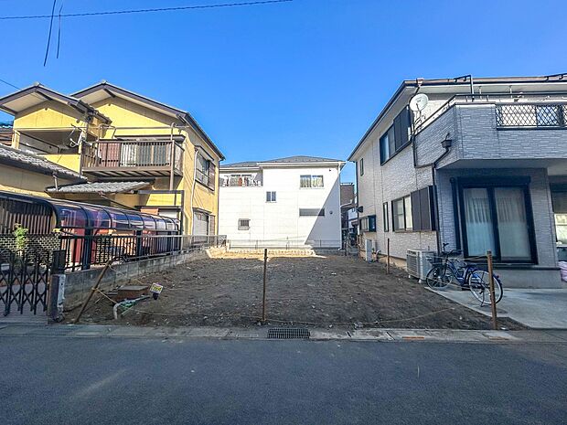 【外観】こちらの物件に少しでもご興味がありましたら、お気軽にお電話下さい。ネット上で「見えない物」「わからない事」でも、実際にご見学いただくことで、手に取るようにおわかりいただけるはずです。…