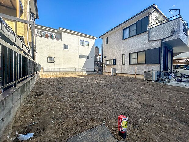 【外観】家は一生のお買物。自分ならではの家族ならではの、家にしたい。書斎を設ける。子どものプレイングルームを設ける。趣味のオーディオルームを設置する。夢を追うオンリーワンの家です。