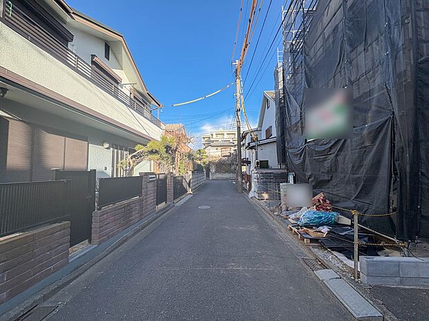 【外観】こちらの物件に少しでもご興味がありましたら、お気軽にお電話下さい。ネット上で「見えない物」「わからない事」でも、実際にご見学いただくことで、手に取るようにおわかりいただけるはずです。…