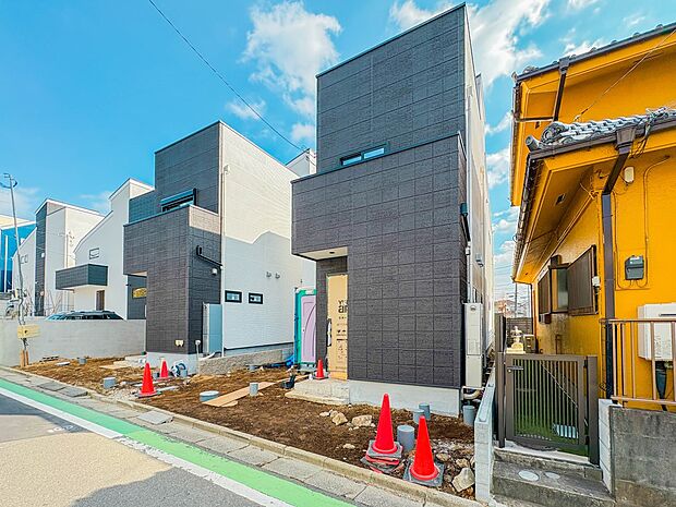 【外観】家族の温かさと陽光の暖かさ、楽しい毎日と明るい未来を予感させる「空間が織り成すひとつ先の住み心地」を演出します。